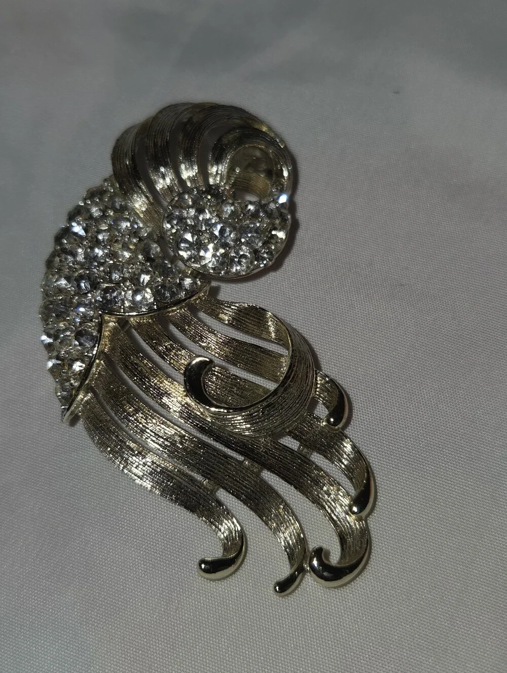 Vintage Lisner Brooch Pin Rhinestone Pin 2 3/8”